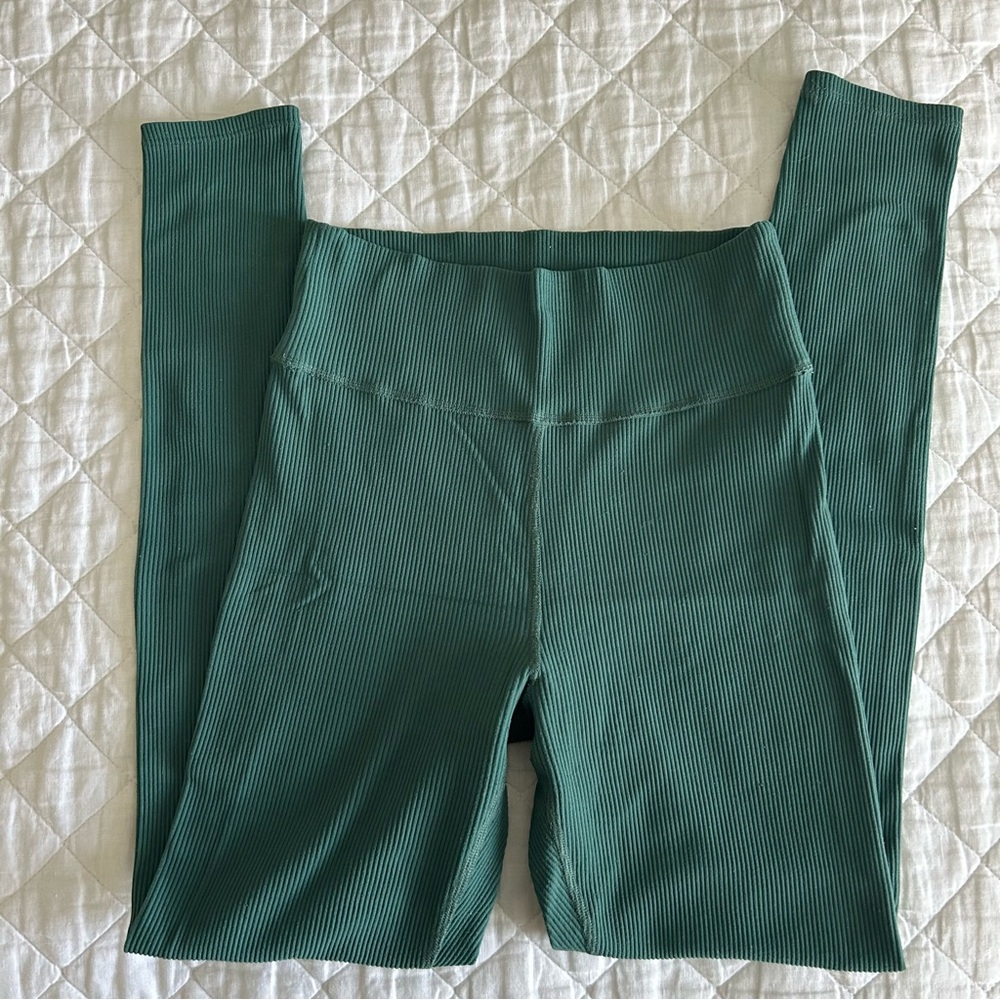 EUC A&F so soft collection ribbed leggings - Picture 5 of 6